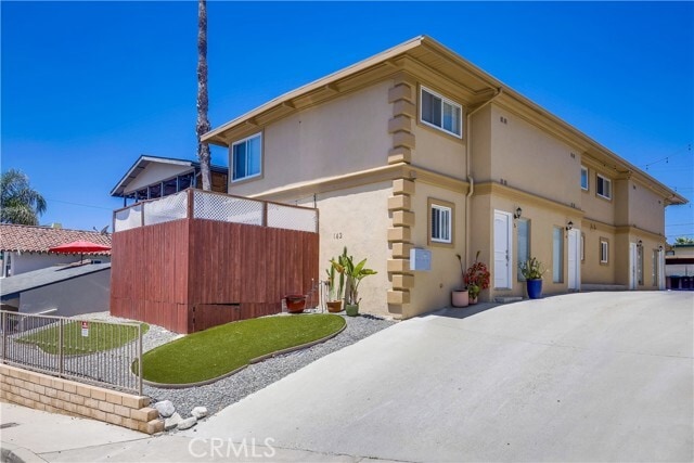 Building Photo - 142 W Escalones