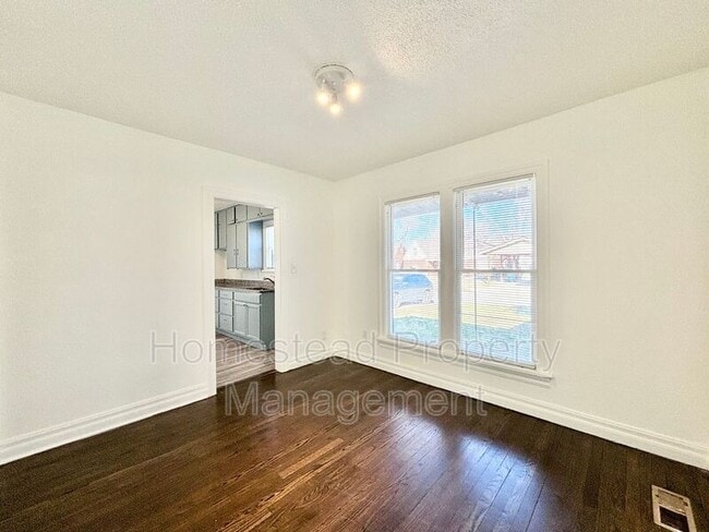 Building Photo - 1224 SW 35th St