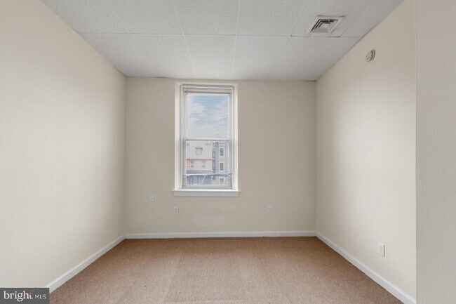 Building Photo - 450 E Girard Ave
