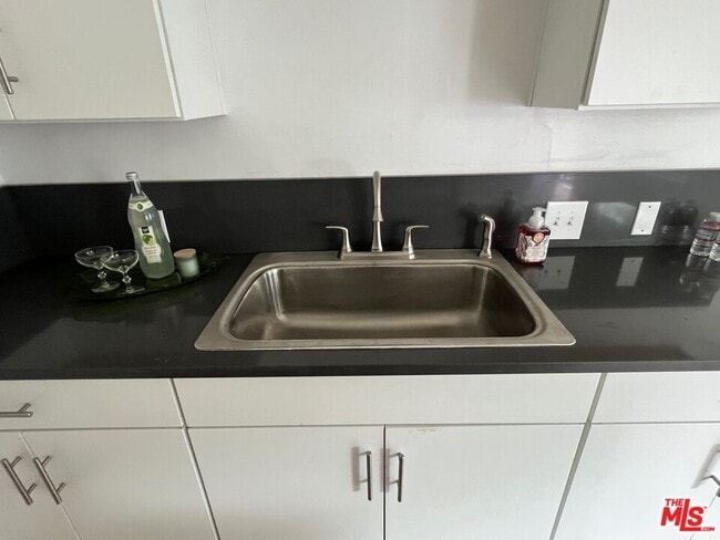 Building Photo - 2023 Reservoir St