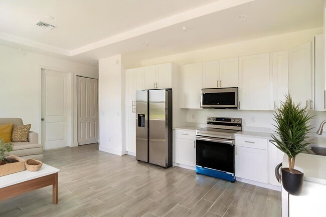 Building Photo - 260 Rotonda Blvd W