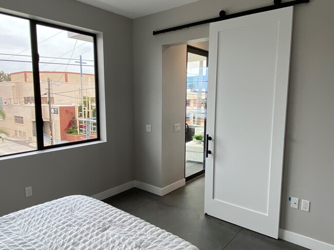 Building Photo - 4195 Kansas Street, Unit 206