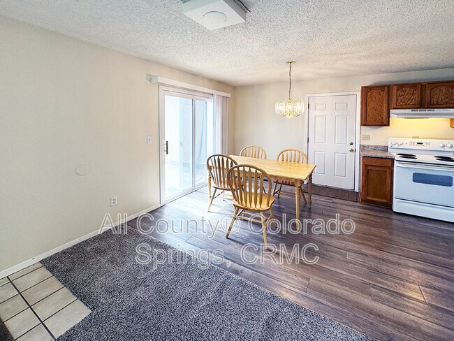 Foto del edificio - 1773 Chautauqua Dr