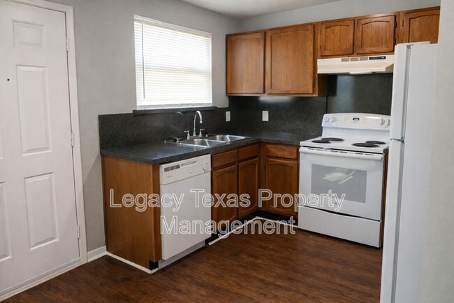 Foto del edificio - 1409 Courtney Pl