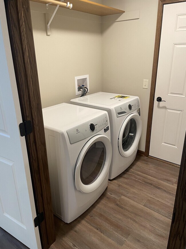 Foto del edificio - 1400 Cedar Cv Rd