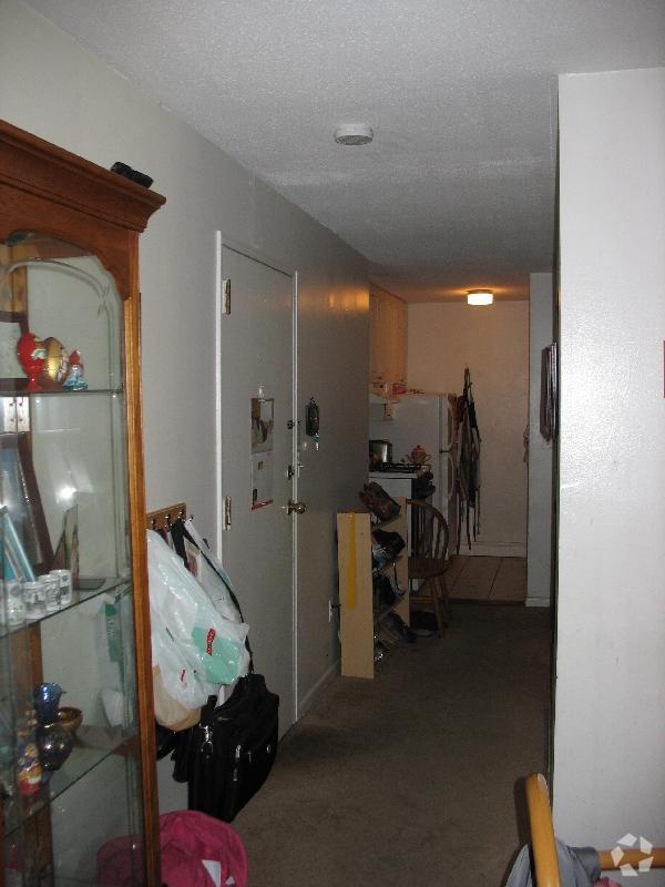 Building Photo - 140 Kenrick St