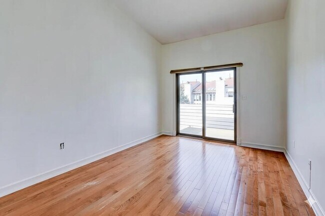 Building Photo - 816 Topsail Ln