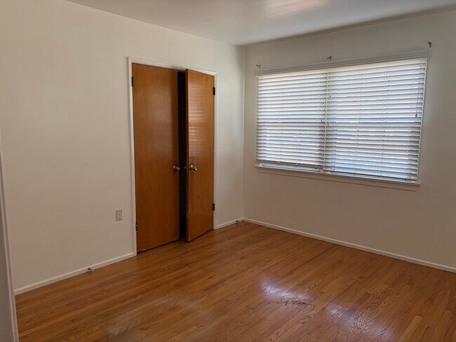 Building Photo - 7129 Lotus Ave