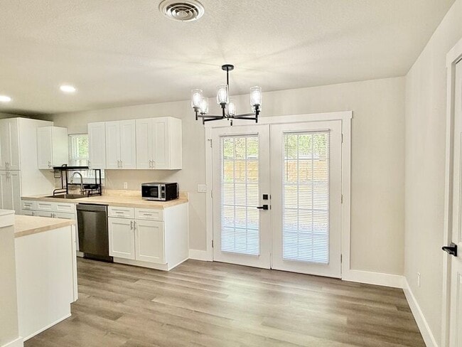 Foto del edificio - 6509 Julia Dr