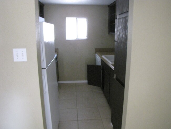 Foto del edificio - 1620 N Wilmot Rd