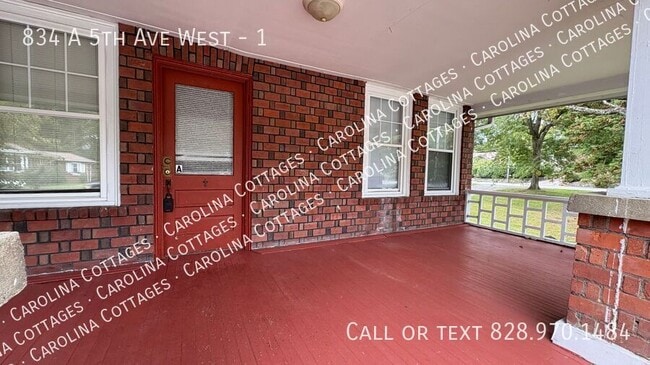 Foto del edificio - 834 5th Ave W