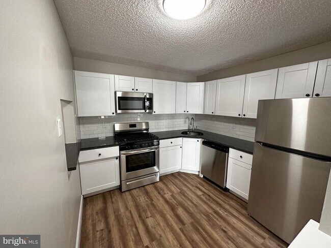 Foto del edificio - 50 Willow Ct