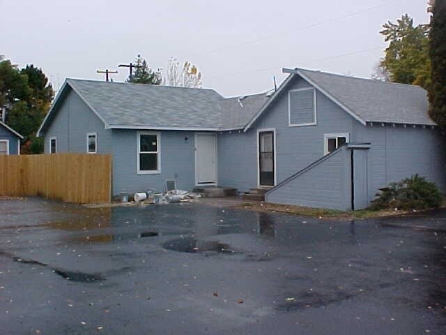 Building Photo - 700-704 19th Ave N