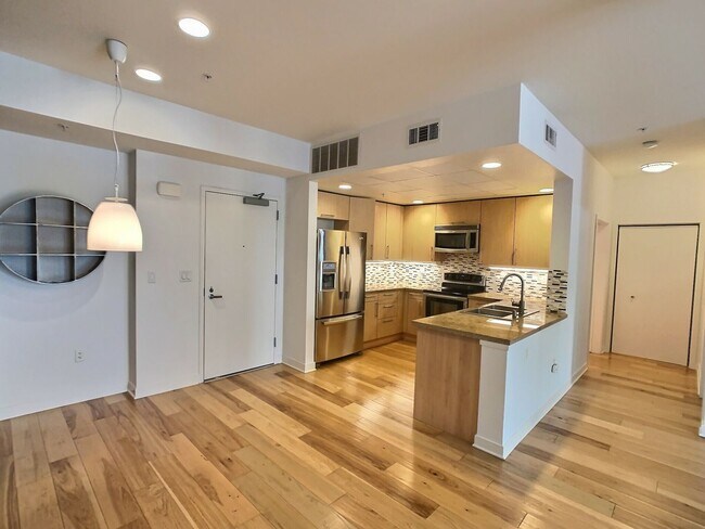 Foto del edificio - Two Bedroom Condo with Large Patio at Plan...