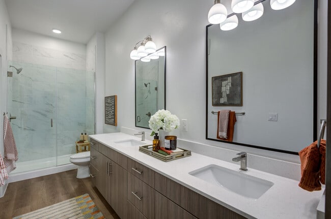 Building Photo - The Flynn at Live Oak