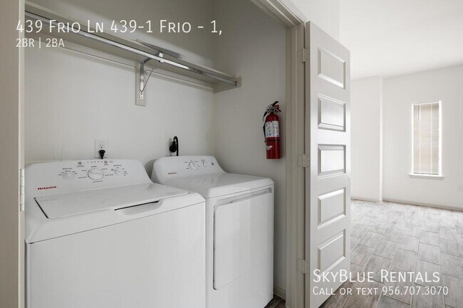 Building Photo - 439 Frio Ln