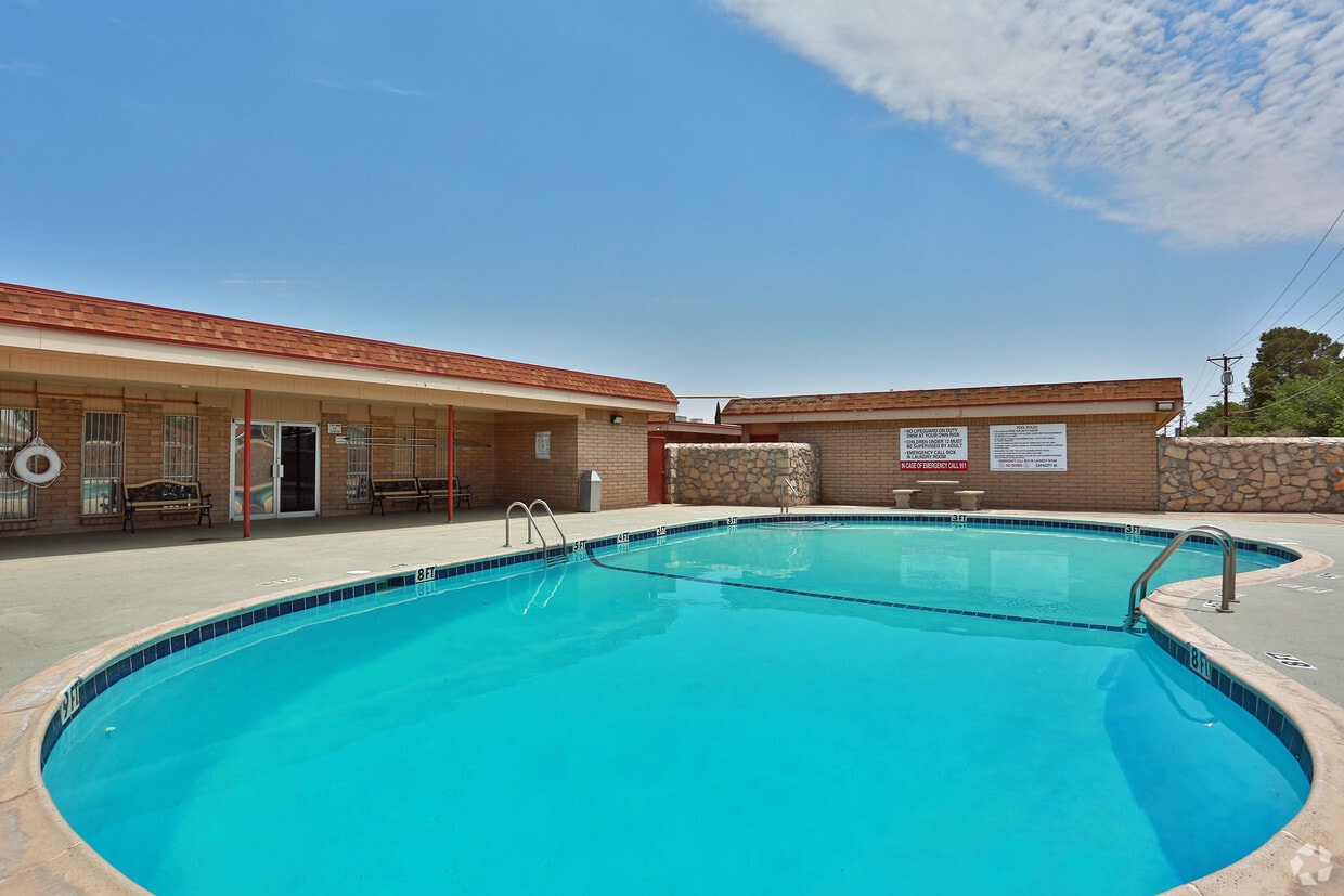 Primary Photo - Maximus Apartments