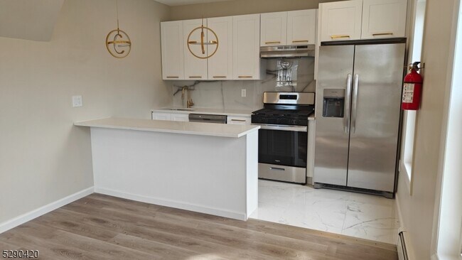 Foto del edificio - 94 Cleremont Ave