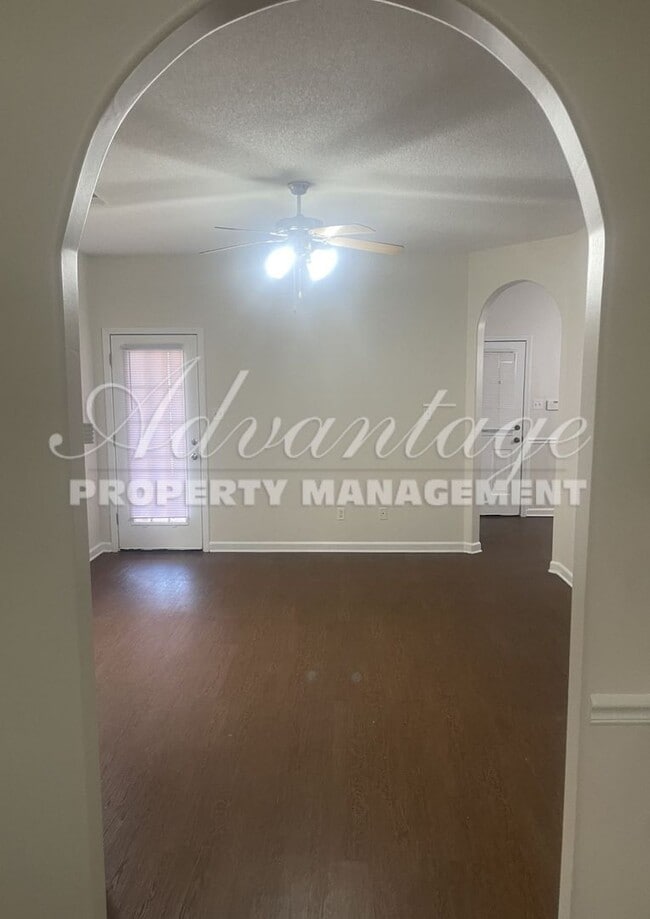Building Photo - Come see this Spacious 3-Bedroom Home Near...