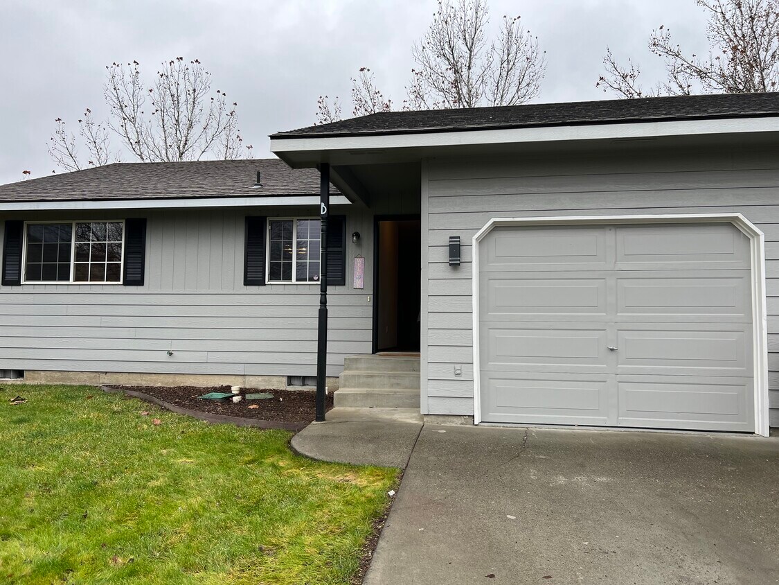 Primary Photo - 1103 Colena St