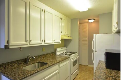 Building Photo - 56 Shrewsbury Green Dr