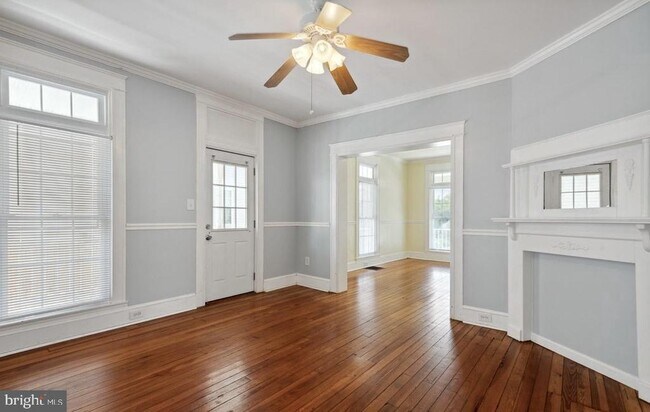 Foto del edificio - 6011 Falls Rd