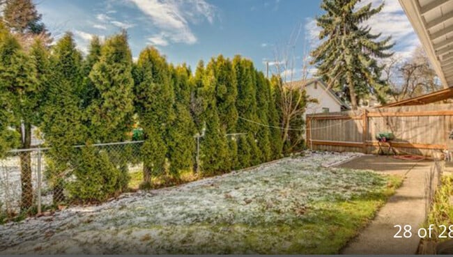 Amplio patio trasero - 8608 SE Bybee Blvd