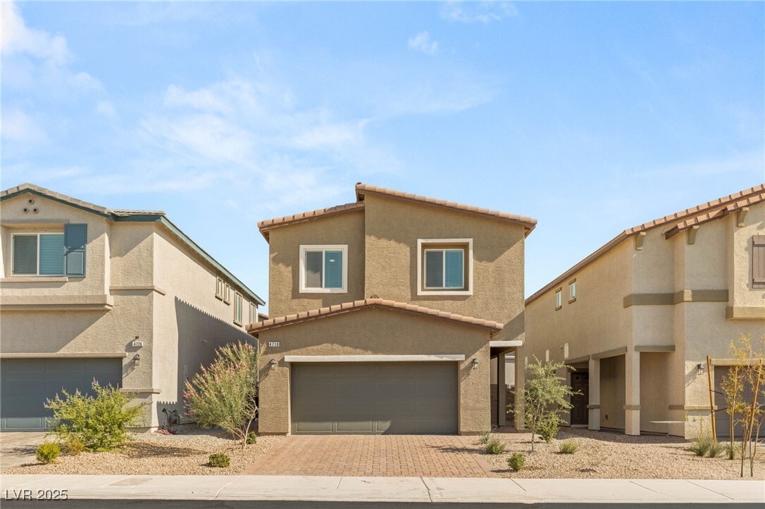 Foto principal - 4718 Arctic Clfs Ave