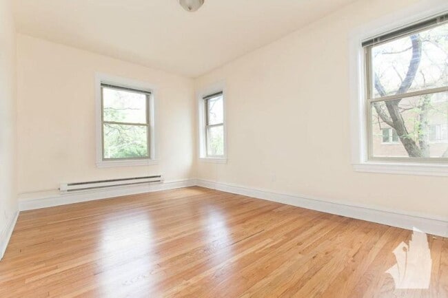 Building Photo - 1 bedroom in Chicago IL 60618