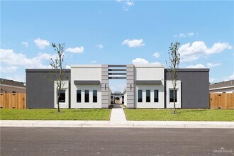 Building Photo - 26 E Walnut Ave