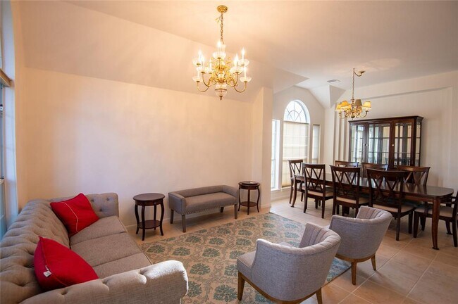 Foto del edificio - 2449 Rick Whinery Dr