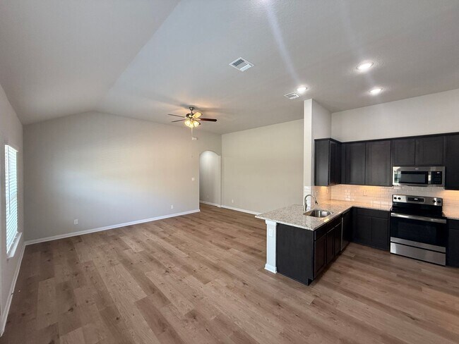 Foto del edificio - 3bd 2ba in Prime Location