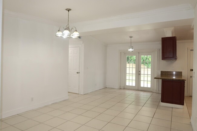 Building Photo - 5624 Purdy Ln
