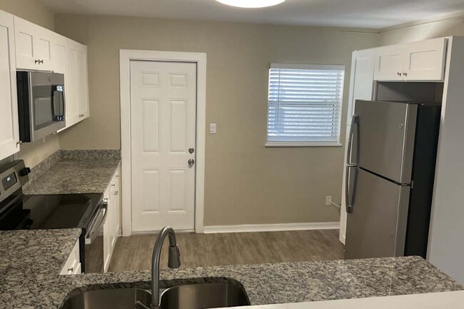 Foto del edificio - 27296 Sunnybrook Rd