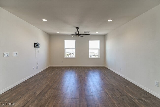 Foto del edificio - 1349 Jewelstone Cir