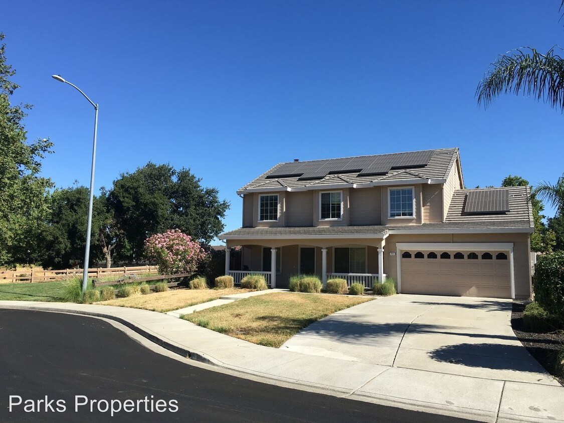 Building Photo - 4 br, 2.5 bath House - 743 Arbor Ct