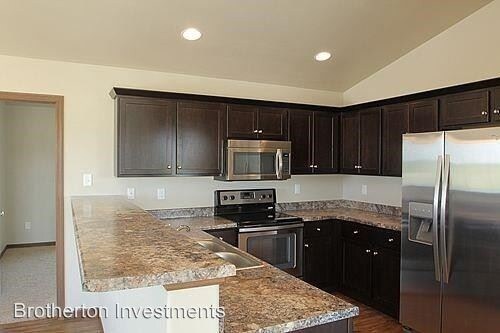 Foto del edificio - 3 br, 3 bath House - 1380 Whipple Ct
