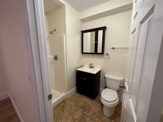 Building Photo - 8 Grant St