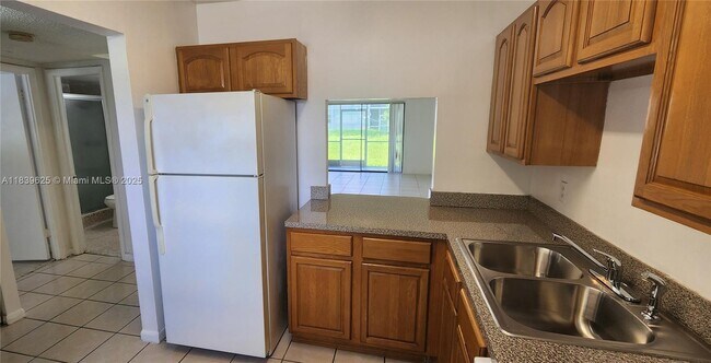Foto del edificio - 7321 NW 85th St