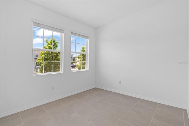 Foto del edificio - 6256 Fairmont Ln