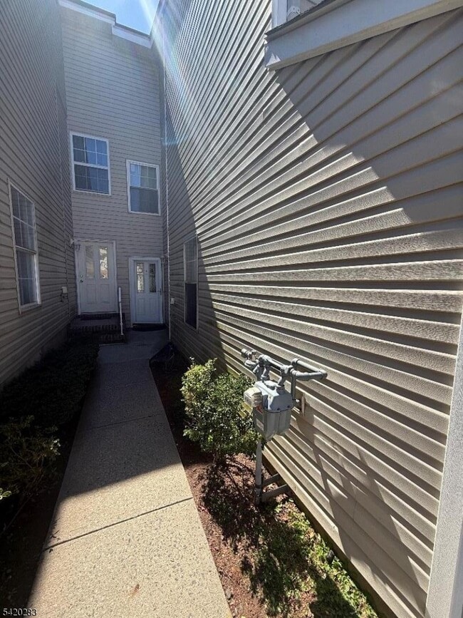 Building Photo - 6 Boyard Ct