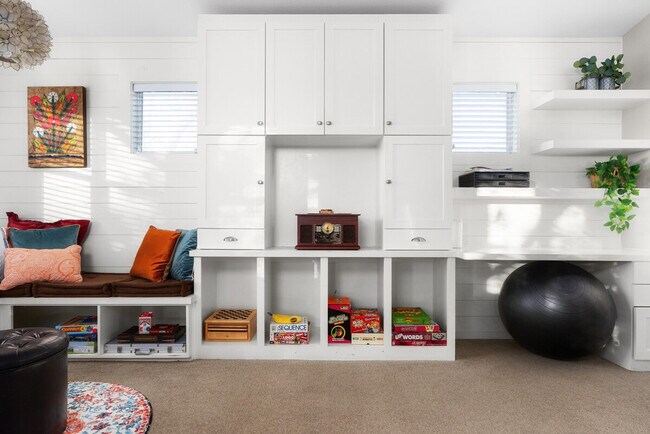 Foto del edificio - 709 Colonial Park Blvd