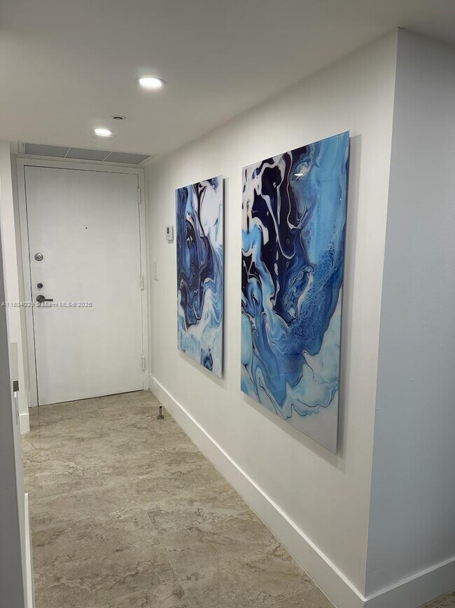 Foto del edificio - 1717 N Bayshore Dr