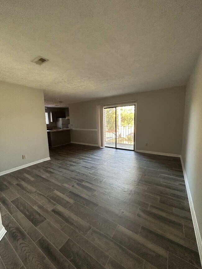 Foto del edificio - 945 Applewood Ln