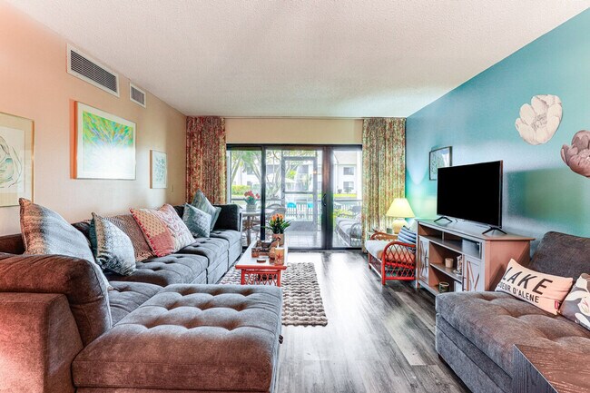 Building Photo - 2400 S Ocean Dr