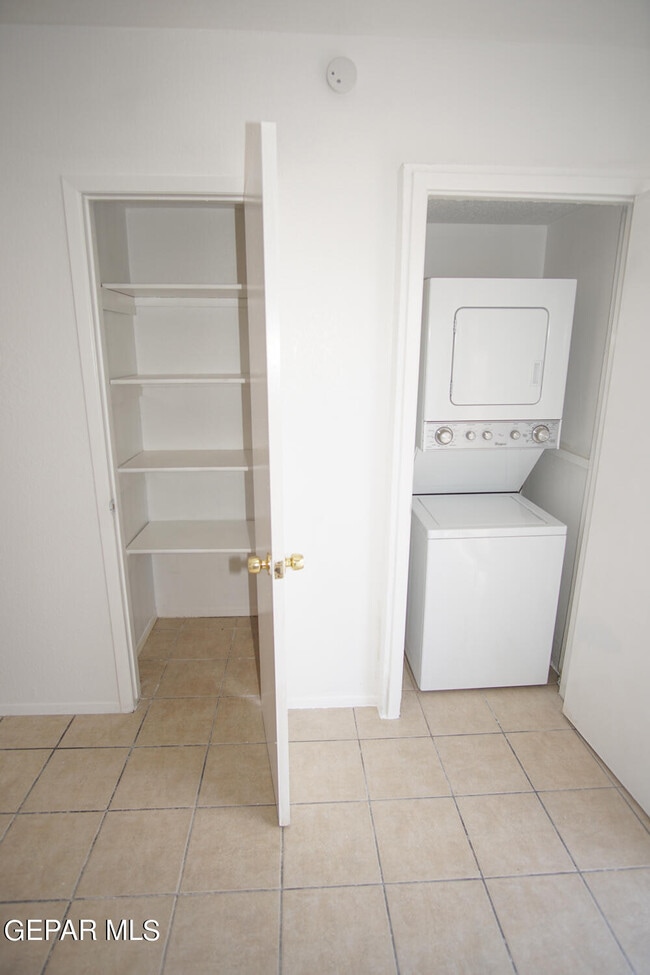 Building Photo - 11430 Sundrop Ct