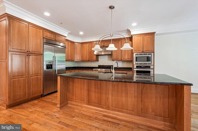 Foto del edificio - 8208 River Quarry Pl