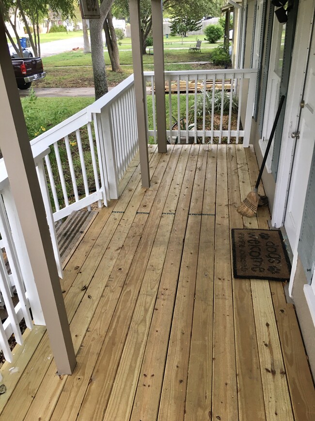 Relax on the front porch in the evenings - 3519 Austin St