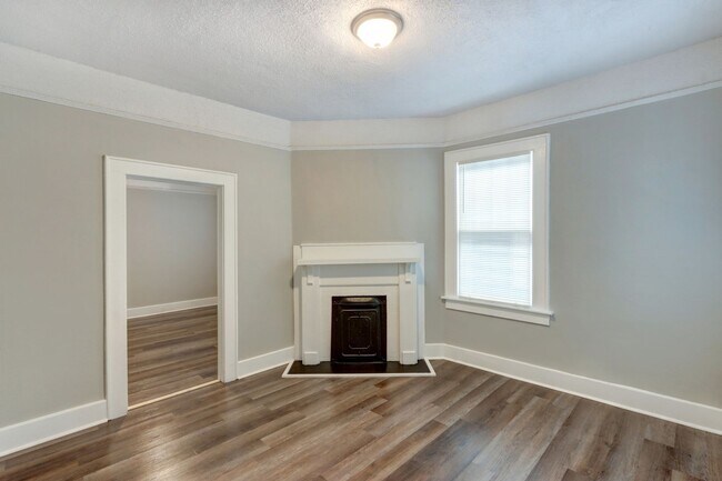 Foto del edificio - Newly Renovated 2BR/1BA Home In Downtown Savannah