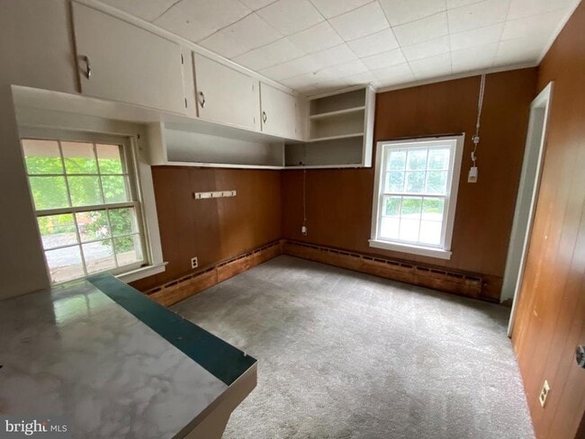 Building Photo - 631 Spring Valley Rd